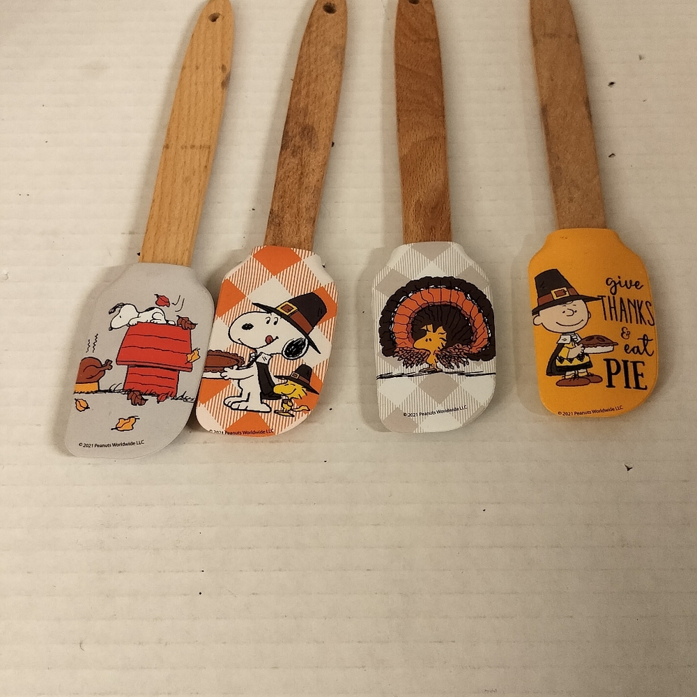 Peanuts Charlie Brown Woodstock 4-Piece Mini Silicone Spatula Set Thanksgiving
